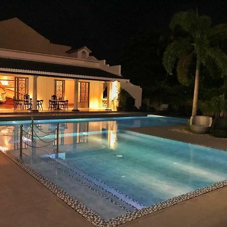 Avenue Suites Bacolod Kültér fotó