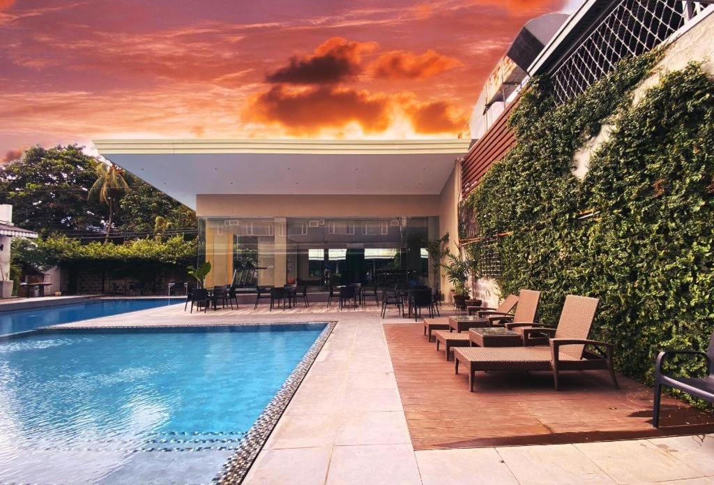 Avenue Suites Bacolod Kültér fotó