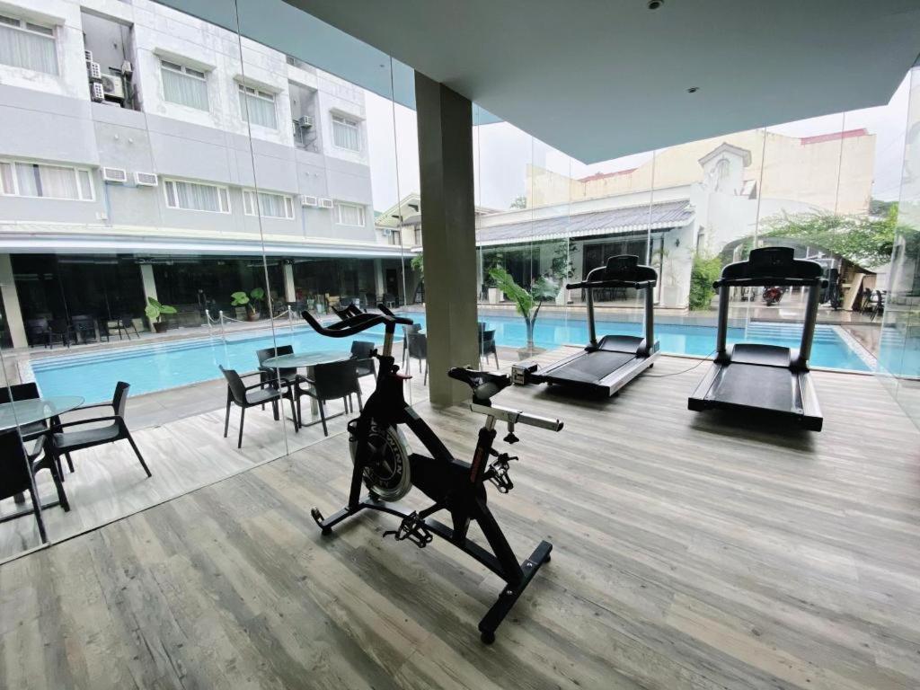 Avenue Suites Bacolod Kültér fotó