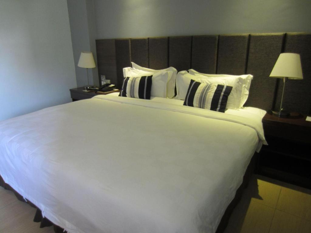 Avenue Suites Bacolod Kültér fotó