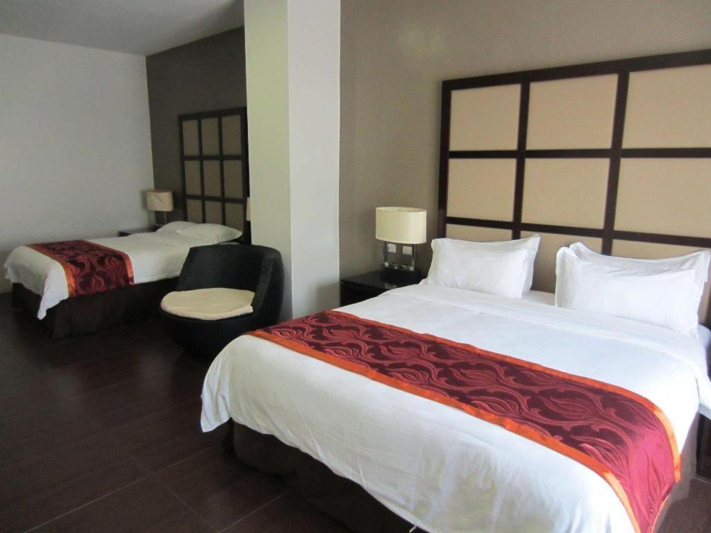 Avenue Suites Bacolod Kültér fotó