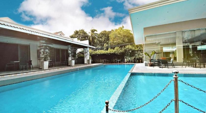 Avenue Suites Bacolod Kültér fotó